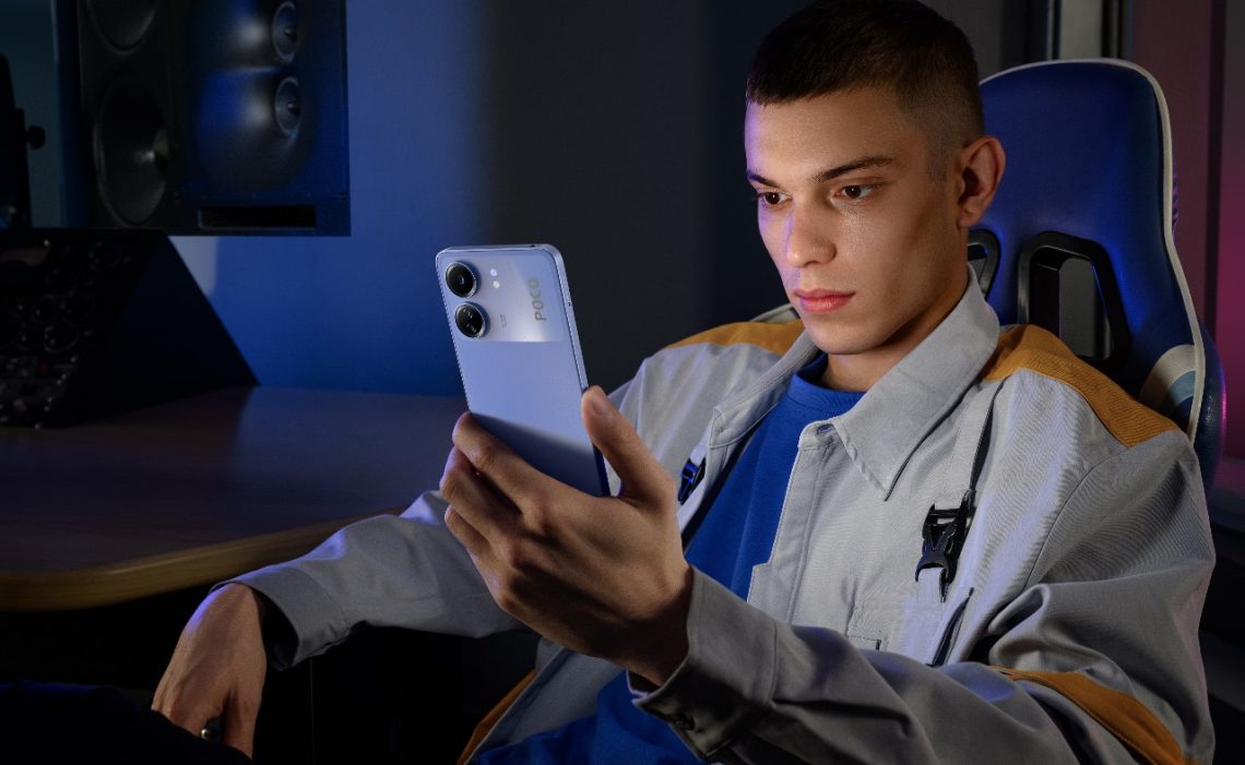 Watching Video With POCO