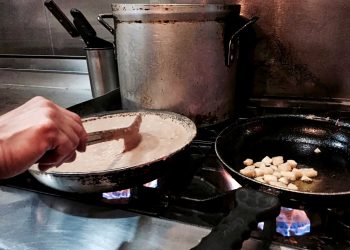 Masak praktis untuk sahur (Envato)