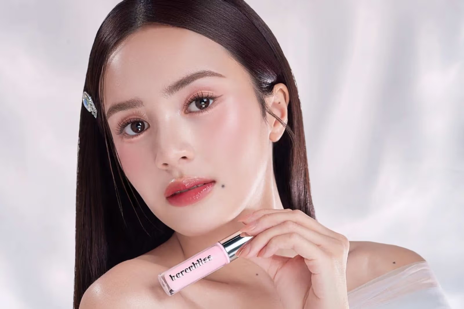wajah yang fresh seperti baru mandi, bersih, glowing, dan pastinya natural