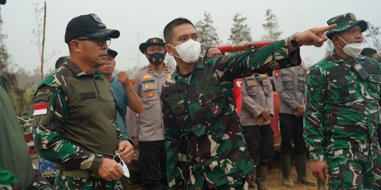 Atasi Karhutla Di Selatan Kalbar Kodam Xiitanjungpura Geser Pasukan Massal