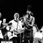 Eksentrisitas dan Estetika Kitsch The B-52’s yang Mengubah Wajah Musik Pesta Dunia