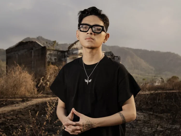 Eksplorasi Spektrum Emo Musisi Malang Manaditara Berkelakar Melalui Singel Never