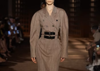 Elegan 1940 An Ferragamo Tampil Presisi Dalam Estetika Fotografi Modern