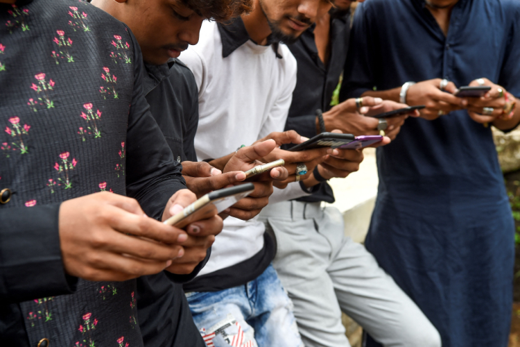 India Paksa Aplikasi Caller Id Serahkan Laporan Spam Ke Operator Seluler