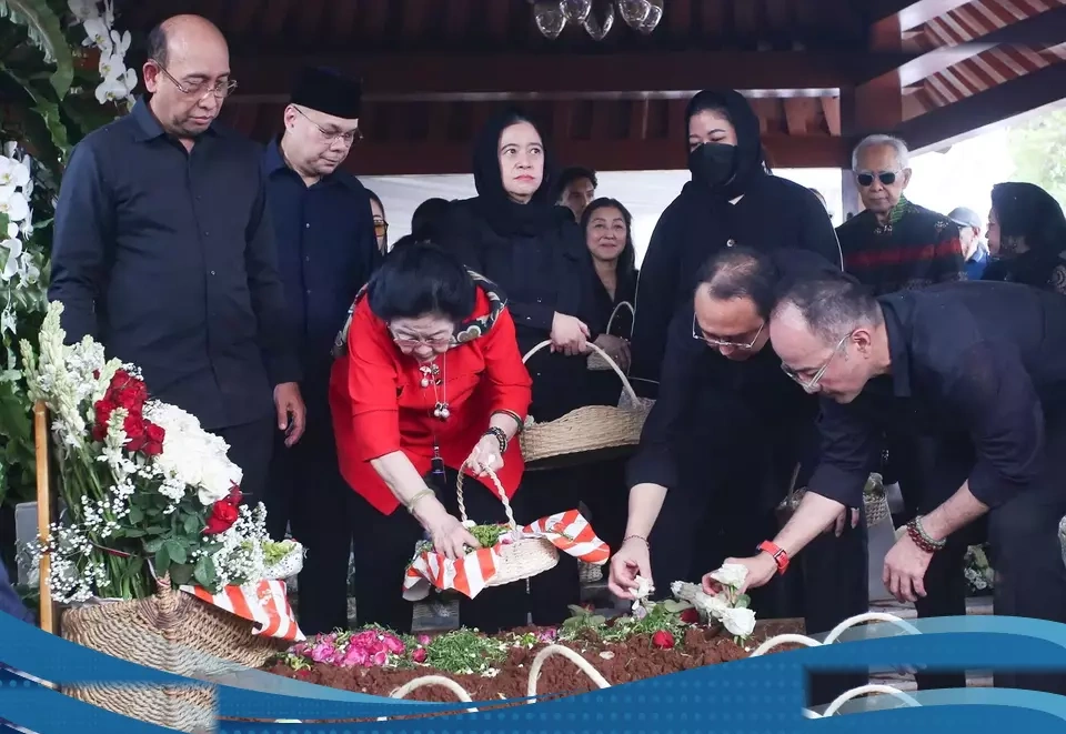 Isak Tangis Megawati Lepas Kepergian Guruh Soekarnoputra Dalam Penghormatan Terakhir
