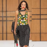 Kolaborasi Ciamik Celia Birtwell Sukses Pertahankan Pesona Burberry di London Fashion Week