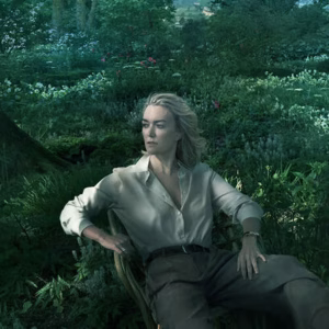 Lewat Bidikan Annie Leibovitz, Bos Inditex Marta Ortega Buka-Bukaan di Vogue
