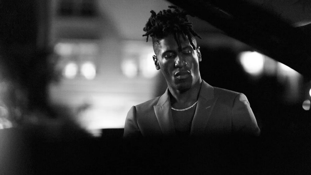 Melintasi Batas Klasik Dan Jazz Lewat Reinterpretasi Genius Jon Batiste
