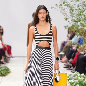 Michael Kors Pukau New York Fashion Week Lewat Sentuhan Motif