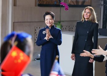Peng Liyuan Dan Melania Trump Kelilingi Museum Seni Asia Di