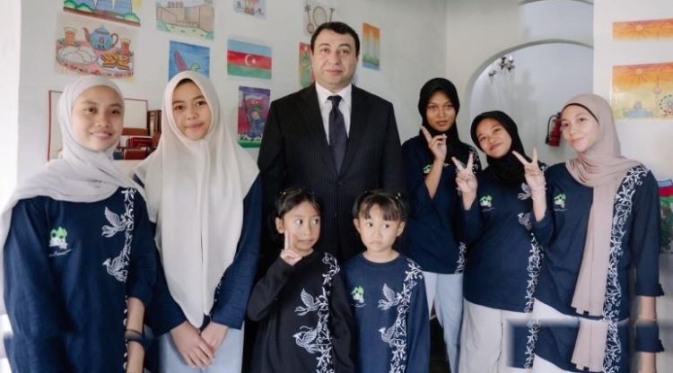 Peringati Remembrance Day Dubes Azerbaijan Ajak Anak Panti Asuhan Kenang
