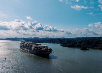 Terusan Panama Tambah Kuota Transit Harian Menjadi 10 Kapal