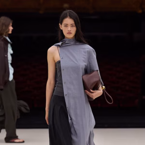 Ajang Paris Fashion Week Pamerkan Inovasi Busana Ganni Ami Time hingga Moncler