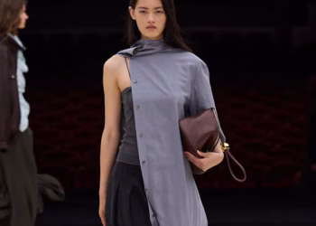 Ajang Paris Fashion Week Pamerkan Inovasi Busana Ganni Ami Time