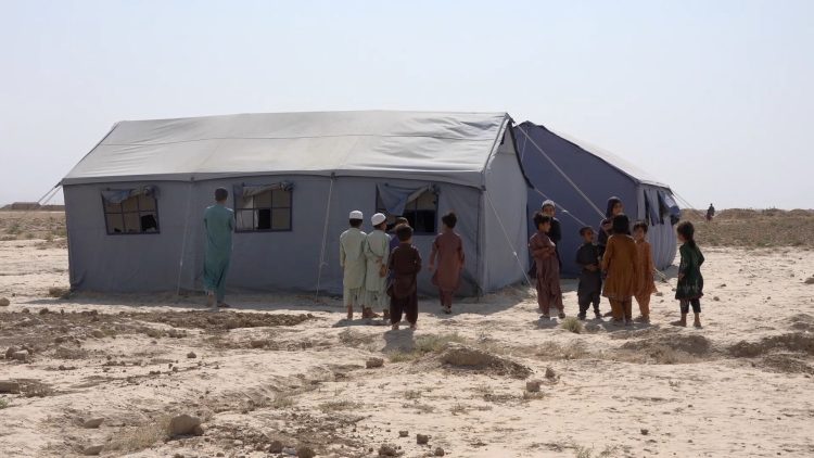 Ancaman Musim Dingin Ekstrem Intai Warga Afghanistan Di Tengah Keterbatasan
