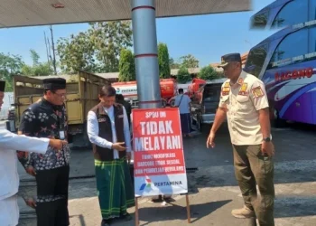 Antrean Bbm Mengular Di Probolinggo Pemkot Terunkan Tim Perketat Pengawasan
