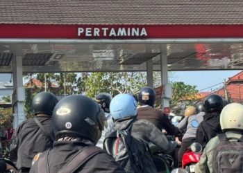 Antrean Panjang Spbu Di Bali Dan Pemicu Kelangkaan Bbm Berulang