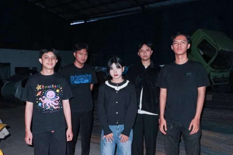 Atmosfeel Bedah Luka Asmara Yang Tak Kunjung Usai Dalam Ep