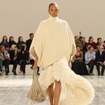 Balenciaga dan Icicle Redefinisi Estetika Warna di Panggung Paris Fashion Week