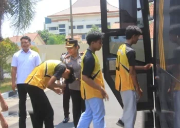 Bidik Emas Kejurprov U 19 Jombang Kapolres Probolinggo Lepas Tim Voli