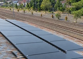 Daop 9 Kai Pasang Panel Surya Di Empat Stasiun Utama