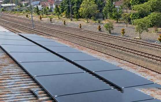 Daop 9 Kai Pasang Panel Surya Di Empat Stasiun Utama