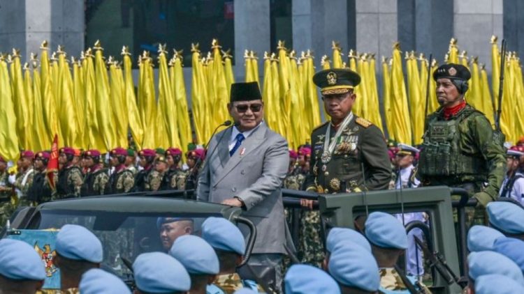 Dua Tahun Prabowo Gibran Menakar Bayang Bayang Militerisasi Berlebih
