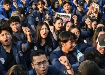 Eskalasi Demo Mahasiswa Trisakti Bergerak Duduki Area Istana Merdeka