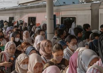Fenomena Downgrade Kelas Menengah Tekanan Ekonomi Himpit Warga Asal Bukan