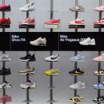 Gelembung Bisnis Sneaker Mulai Pecah dan Ancam Investor Modis Global