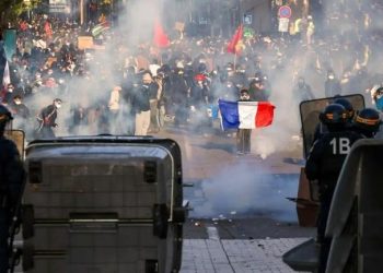 Gelombang Demo Lumpuhkan Prancis 400 Ribu Warga Turun Ke Jalan