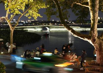 Gemerlap Wisata Malam China Sedot Jutaan Turis Selama Libur Hari