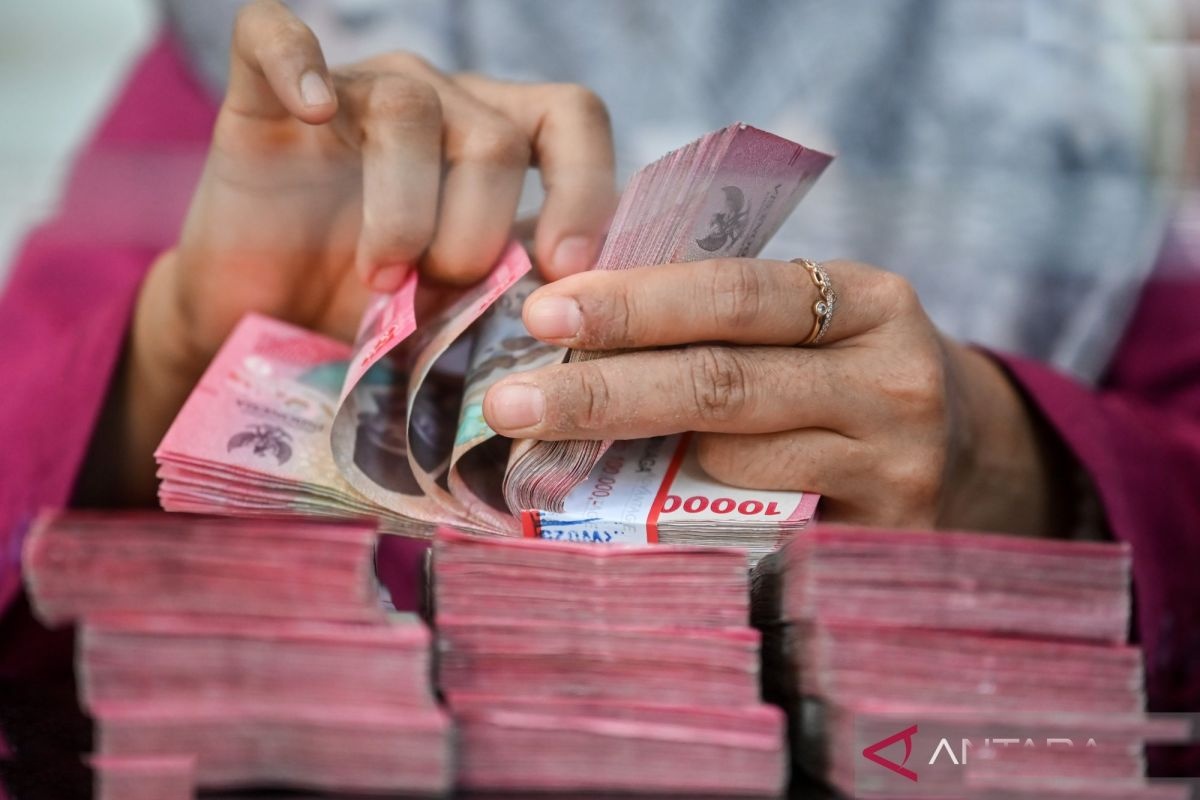 Harga Minyak Global Melonjak Tajam Nilai Tukar Rupiah Terperosok