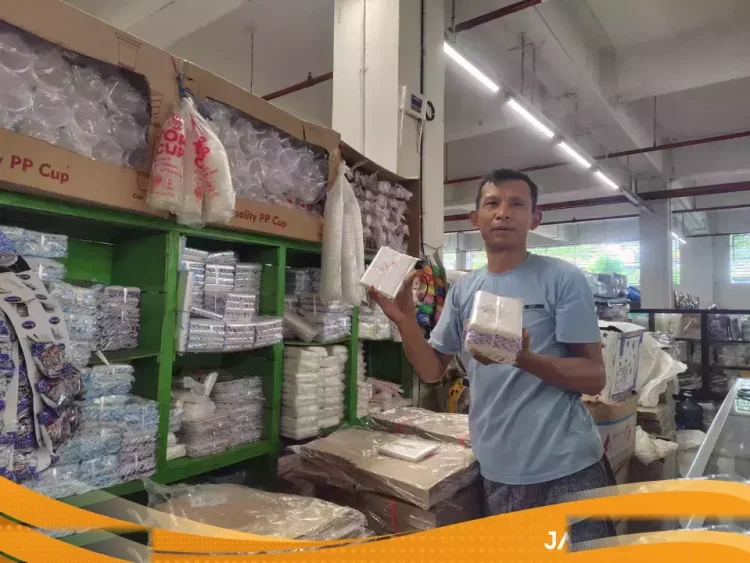 Indonesia Bebaskan Bea Masuk Bahan Baku Plastik Selama Enam Bulan