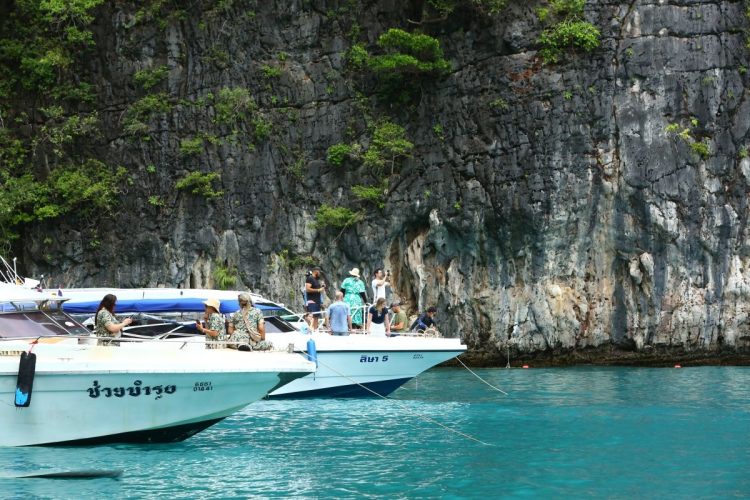 Jumlah Wisatawan Asing Ke Thailand Anjlok Drastis