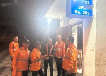 Kai Daop 7 Sisir Perlintasan Kereta Api Malam Hari Demi
