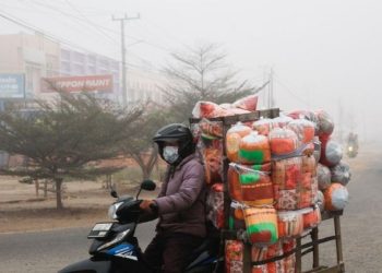 Kabut Asap Karhutla Mencekik Pendapatan Pedagang Umkm Dan Ojol