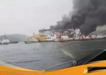 Kapal Feri Terbakar Hebat Berjam Jam Di Perairan Merak Pasca Seluruh