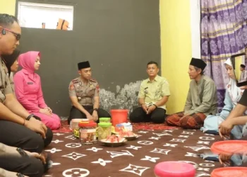 Kapolres Pasuruan Usut Tuntas Kasus Pembunuhan Prigen Saat Sambangi Rumah