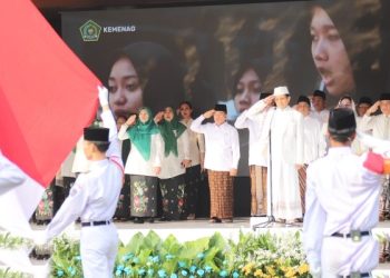Kemenag Resmikan Gerakan Bersarung Sepekan Sekali Demi Merawat Budaya Nusantara