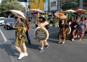 Kemeriahan Perayaan Hari Batik Nasional Warnai Kota Solo