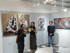 Ketika 14 Perupa Malang Mentransformasi Karya Seni Kanvas ke Ranah Fesyen di The Untitled