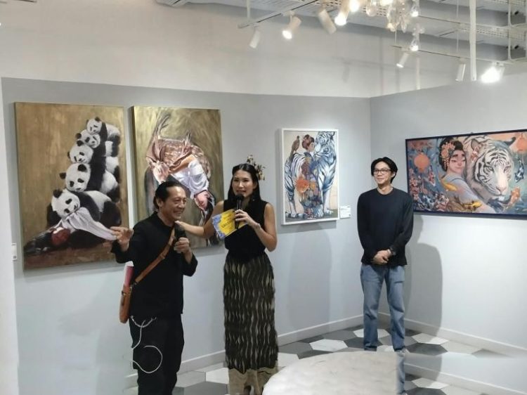 Ketika 14 Perupa Malang Mentransformasi Karya Seni Kanvas Ke Ranah
