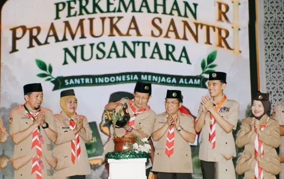Khofifah Dorong Santri Pramuka Jawa Timur Jadi Benteng Pertahanan Nkri