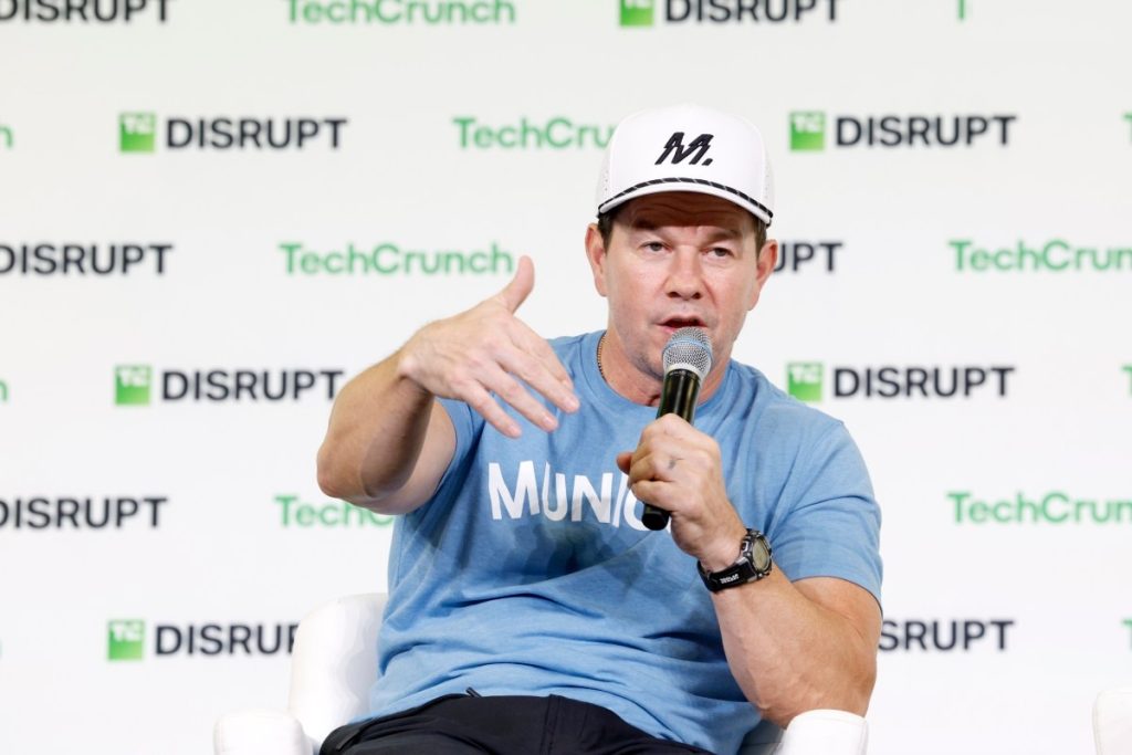 Mark Wahlberg Buka Suara Soal Penggunaan AI dalam Film dan Potensi Klon Digital Dirinya