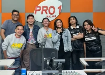 Merawat Nyawa Radio Malang Lewat Tangan Dingin Sang Music Director