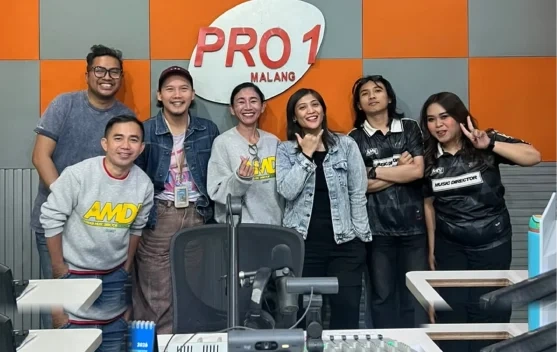 Merawat Nyawa Radio Malang Lewat Tangan Dingin Sang Music Director