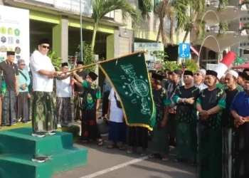 Meriahkan Hari Santri Ribuan Santri Probolinggo Padati Jalan Sehat Bersarung