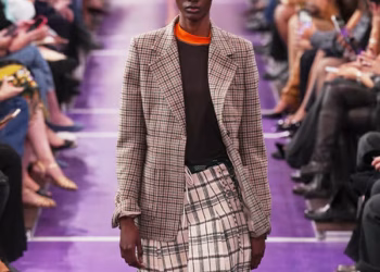 Miu Miu Hadirkan Fusi Ciamik Busana Tailoring Dan Sportswear Di