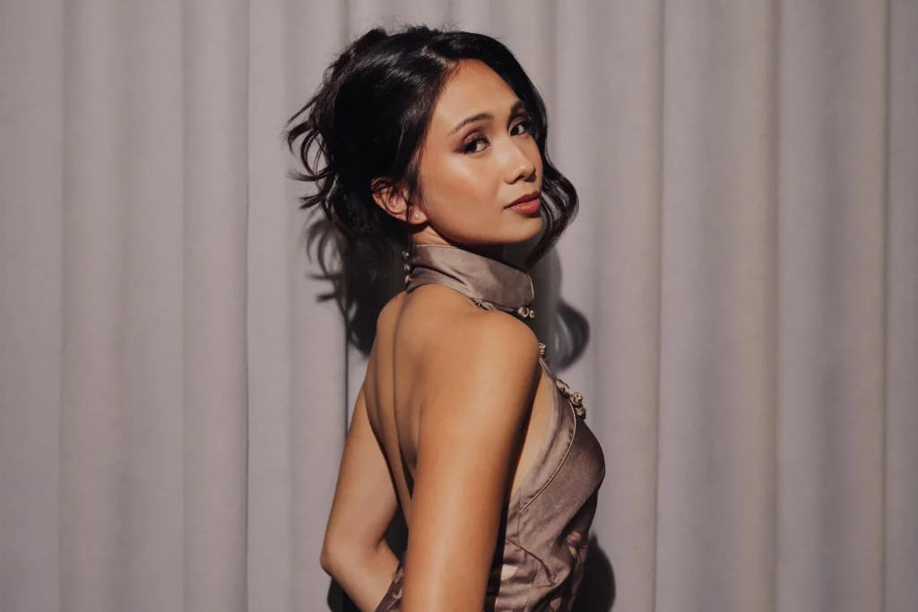 NIKI Memberi Napas Baru pada Lagu Klasik Carpenters Menjelang Musim Liburan
